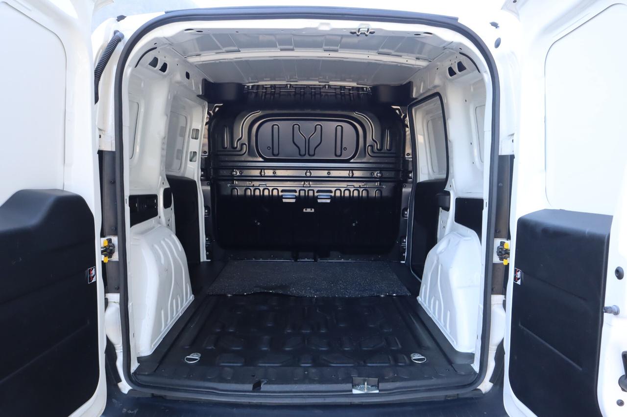 DOBLO 1.6 JTDM 105 CV 3 POSTI GANCIO DI TRAINO CAMERA