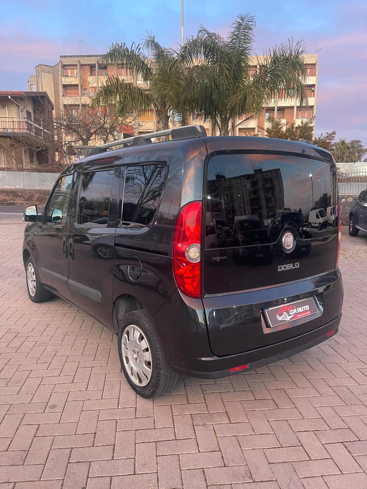 Fiat Doblò 5 posti Diesel (motore rigenerato km0)