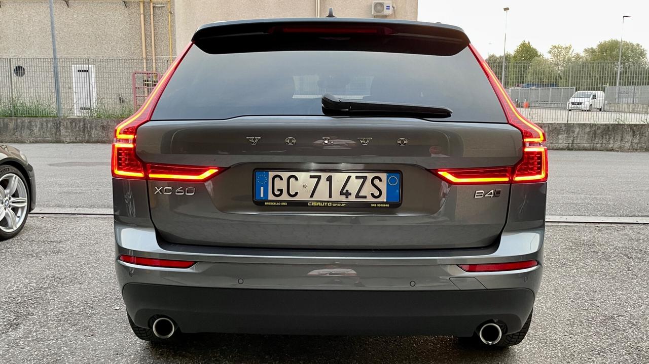 VOLVO XC60 B4 AWD 2.0 GEARTRONIC MOMENTUM PRO 197CV - FULL LED, SEDILI ELETTRICI, CARPLAY
