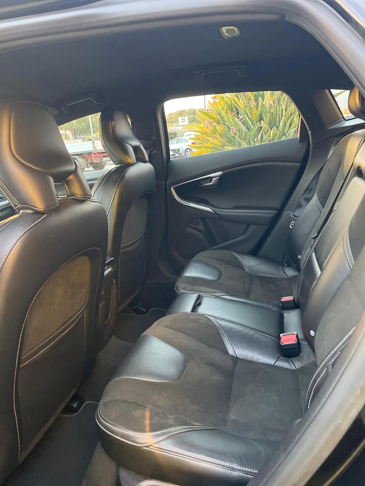 Volvo V40 D3 Geartronic R-design Momentum