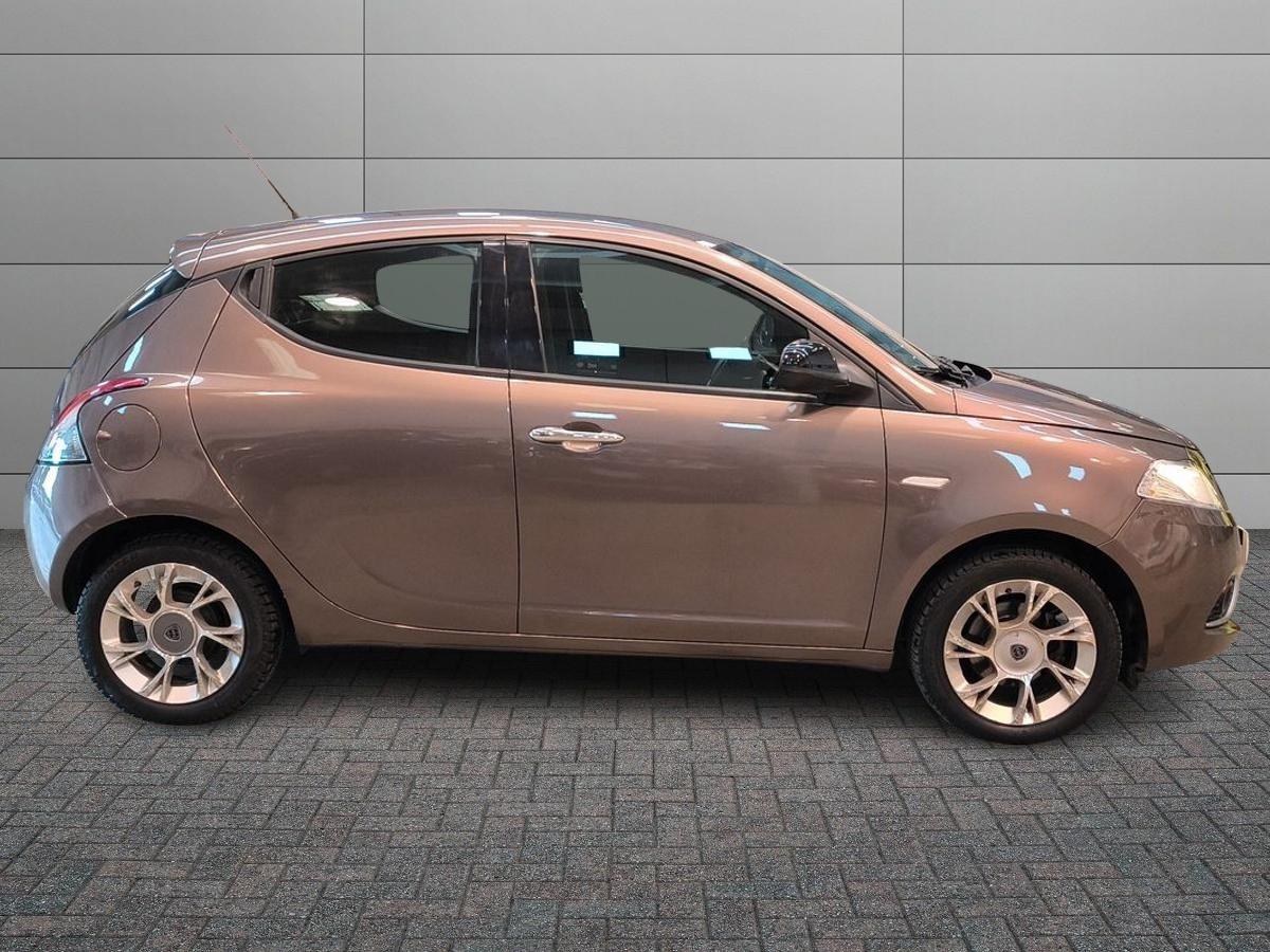 LANCIA Ypsilon 3ª serie - Ypsilon 1.2 69 CV 5 porte Opening Edition