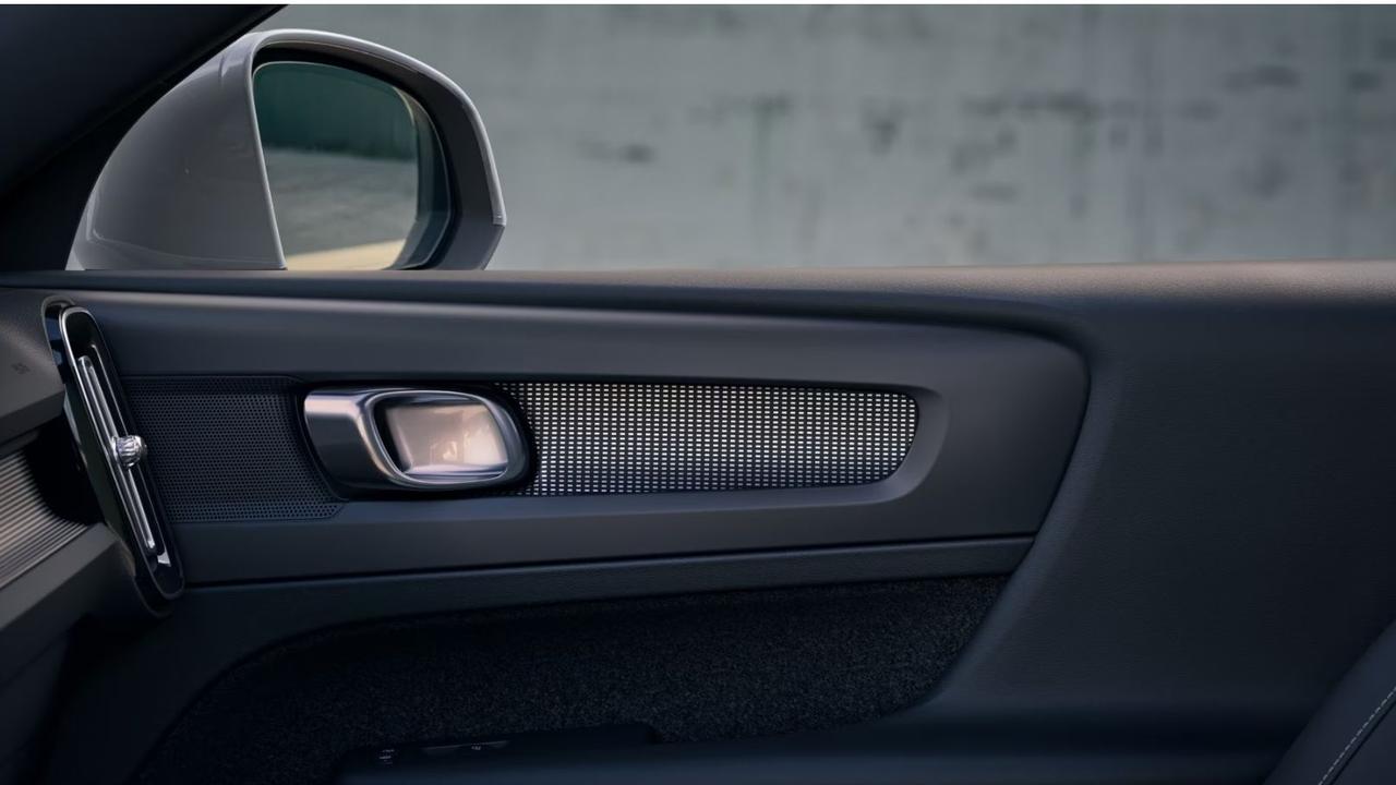 VOLVO Xc40 B3 Mild Hybrid Automatico Ultra Dark N-1