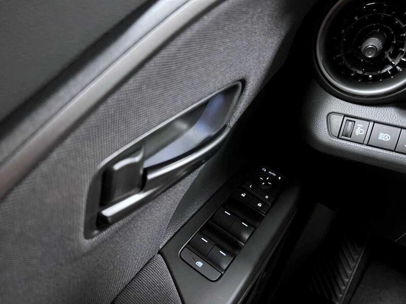 TOYOTA C-HR (2023-->) C-HR 2.0 PHEV Trend