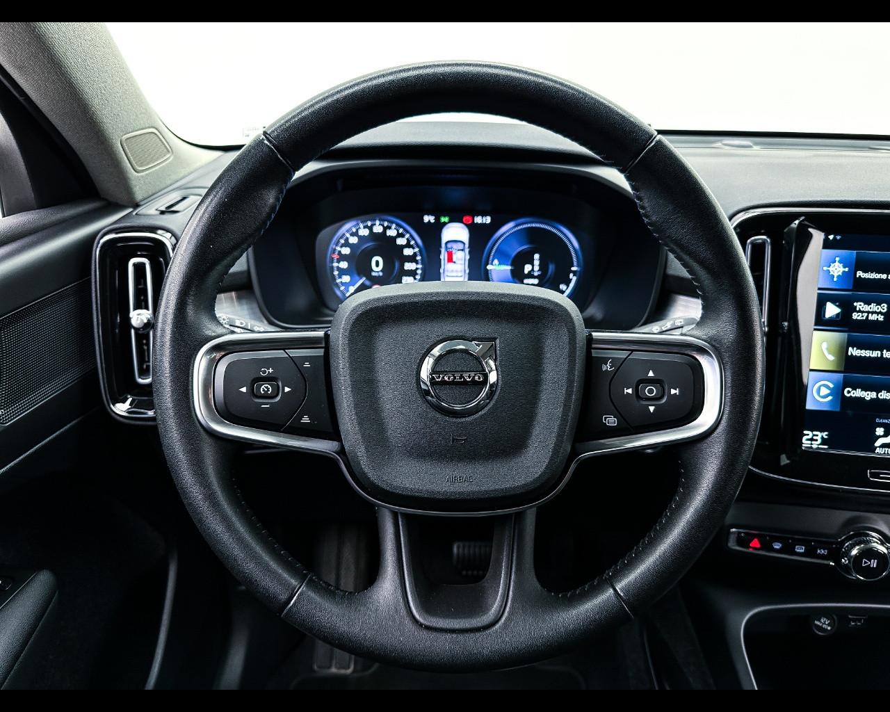 VOLVO XC40 (2017-->) - XC40 T5 Recharge Plug-in Hybrid Inscription Expression