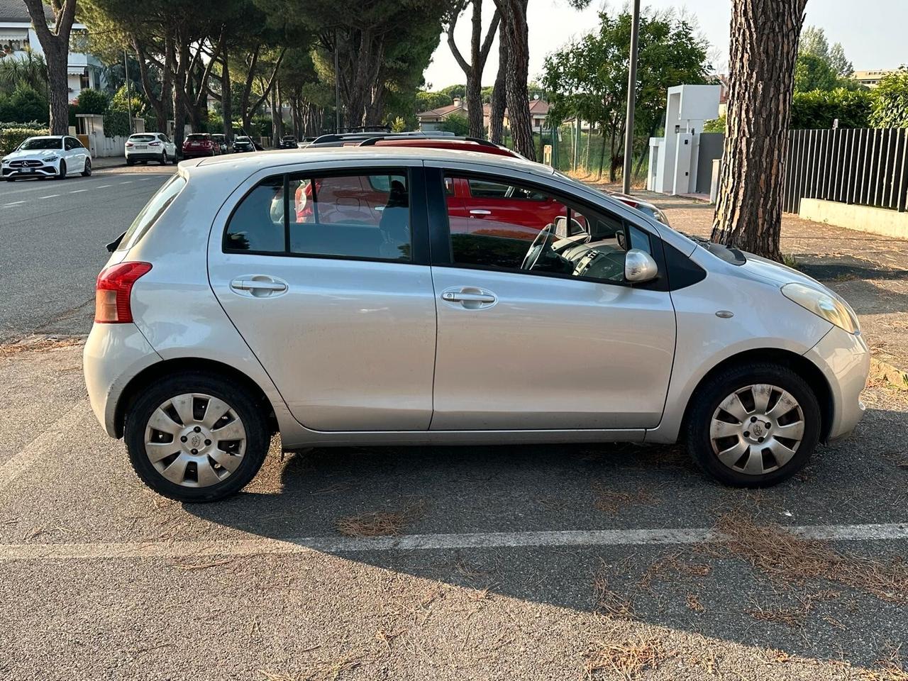 Toyota Yaris 1.0 5 porte - NEOPATENTATI