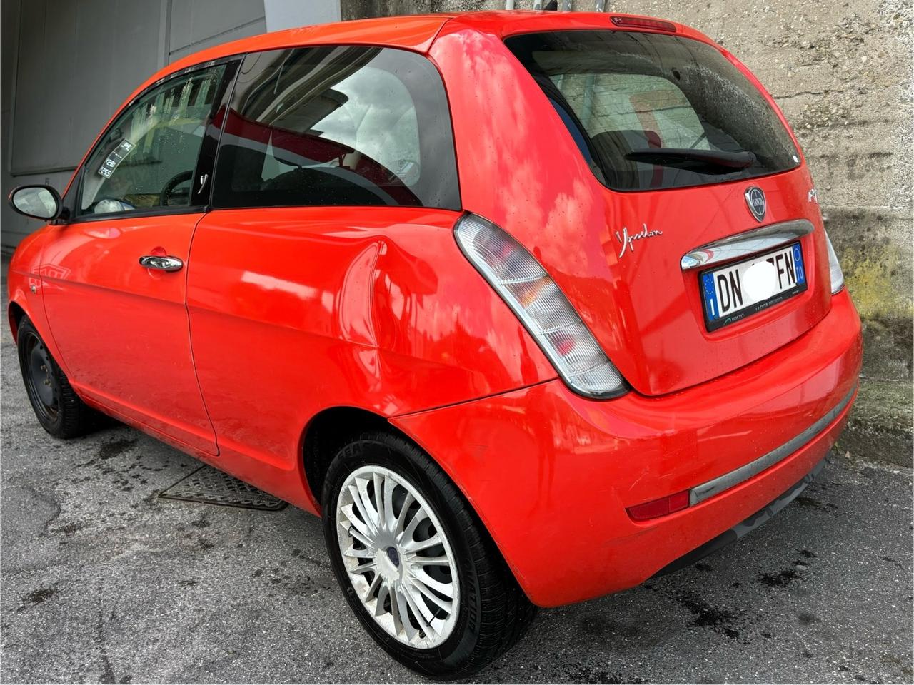 Lancia Ypsilon 1.3 MJT 75 CV Platino