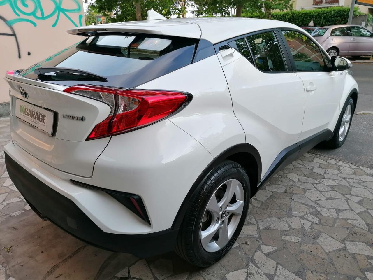 Toyota C-HR 1.8 Hybrid E-CVT Business