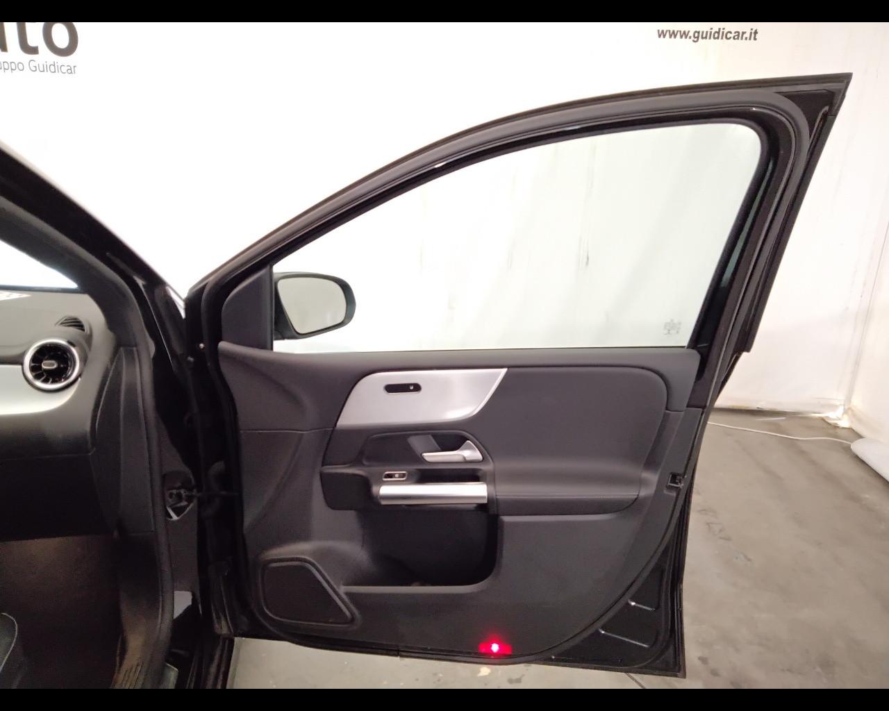 Mercedes-Benz Classe B - W247 2018 - B 180 Premium auto