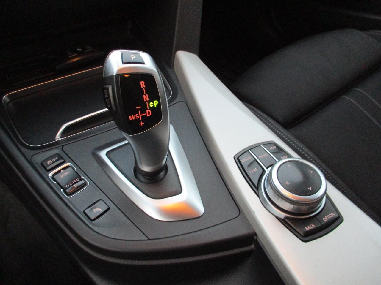 BMW 320 d Touring xdrive Luxury auto CarPlay/LED/Navi