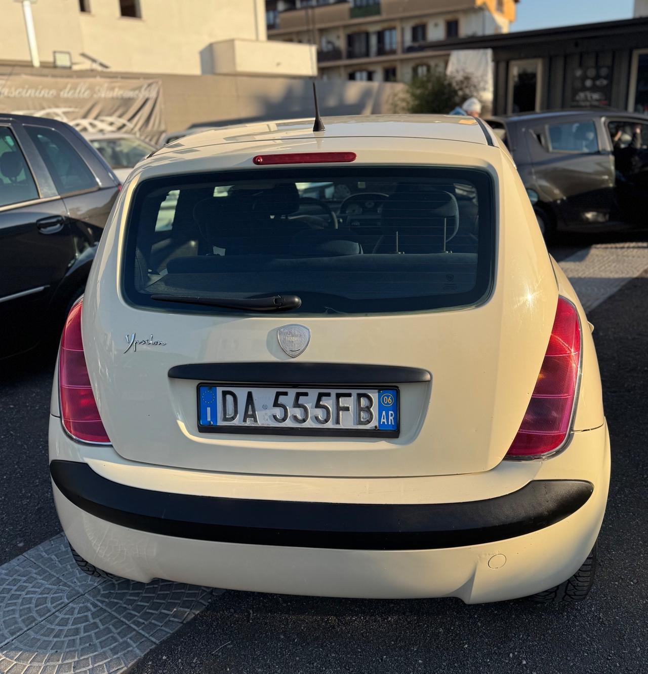 Lancia Ypsilon 1.2 Oro Giallo Gpl