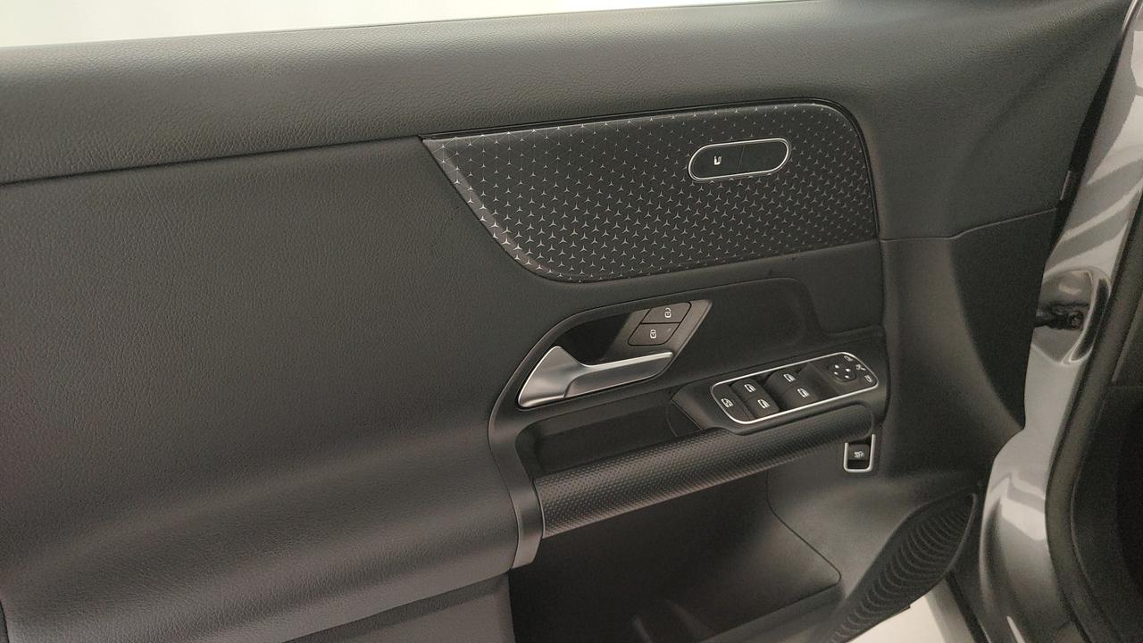 Mercedes-Benz GLA 180 d Advanced auto