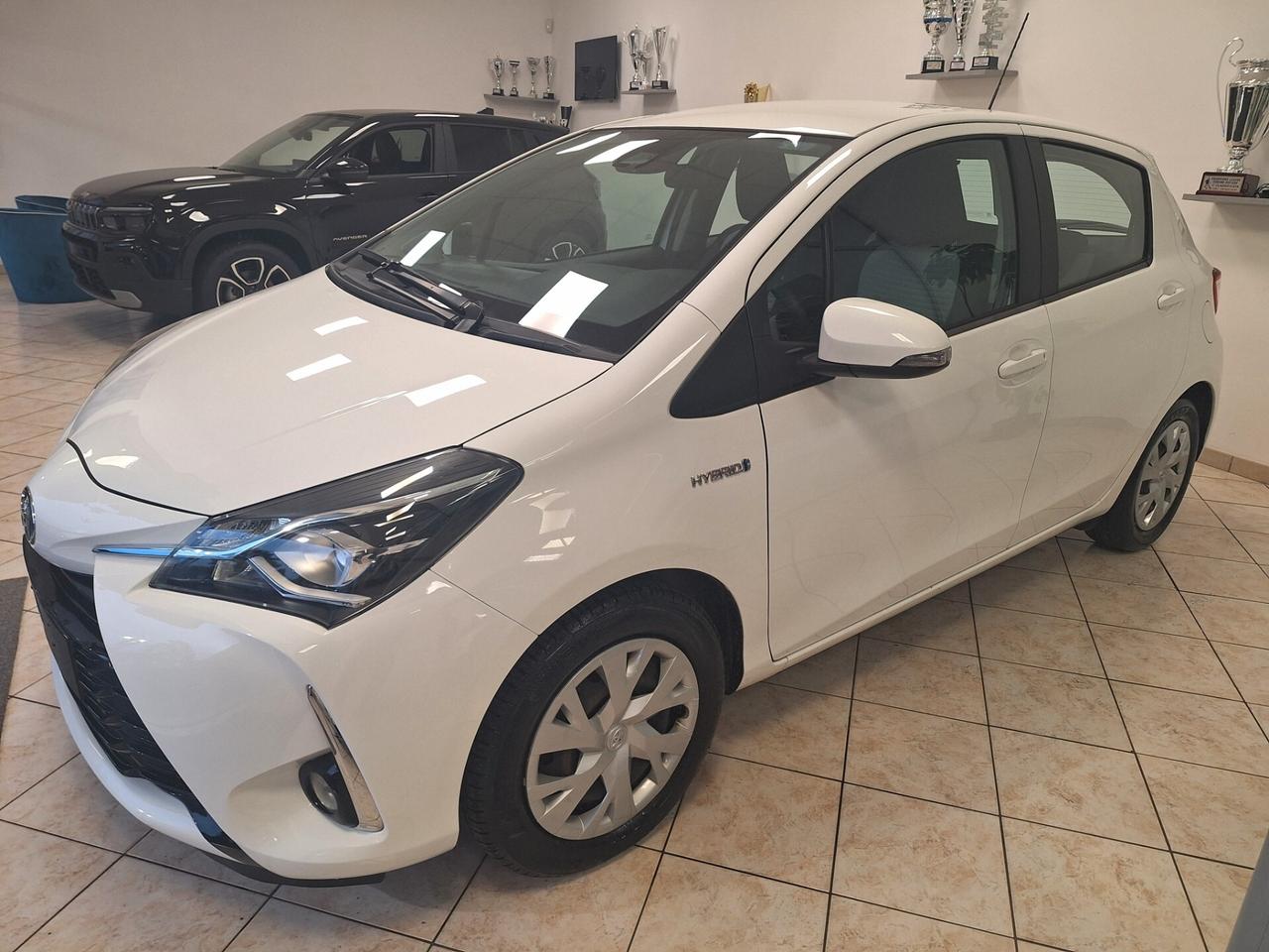 Toyota Yaris 1.5 Hybrid 5 porte Business