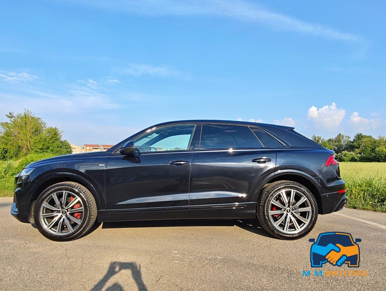 Audi Q8 55 3.0 tfsi mhev Sport quattro tiptronic