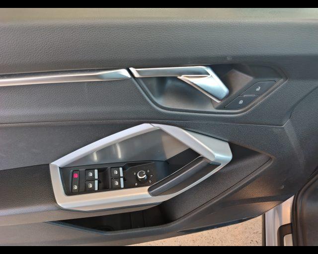AUDI Q3 35 TDI S tronic Business Advanced