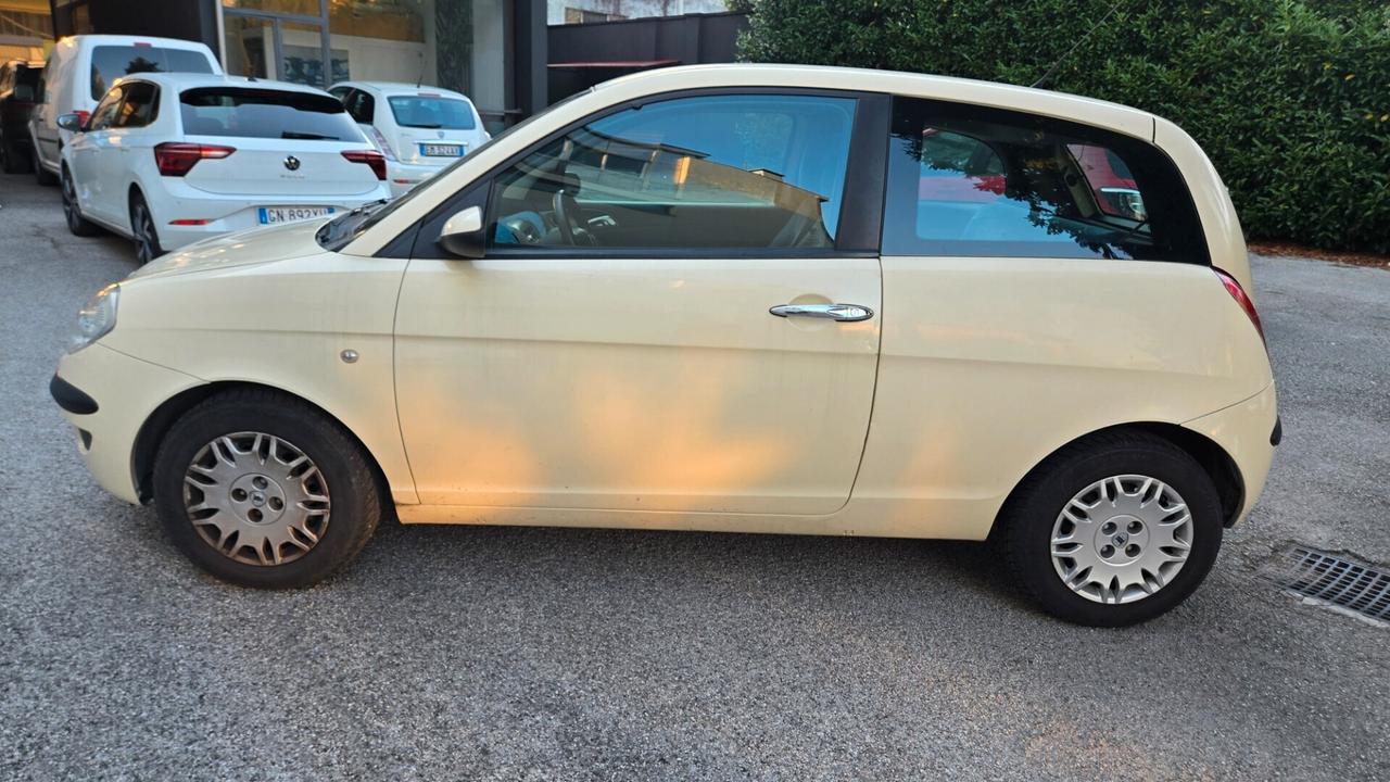 Lancia Ypsilon 1.2 Neopatentati 104600Km Euro4