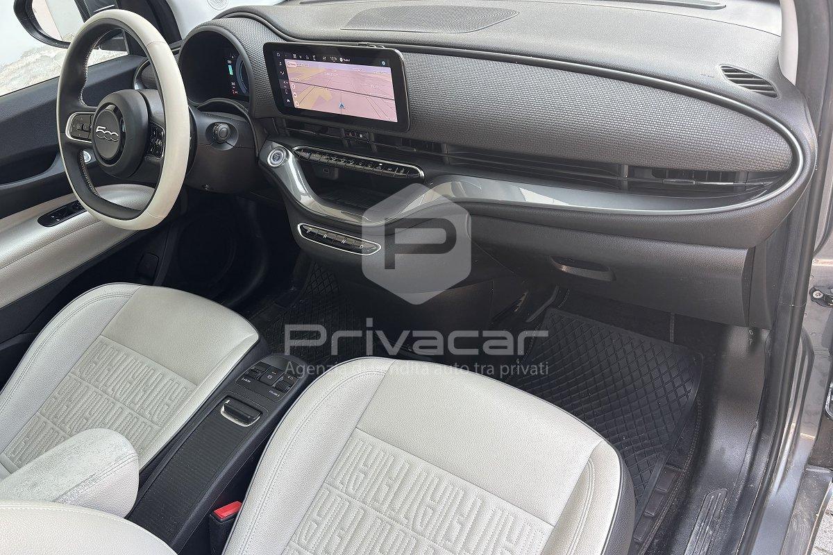 FIAT 500e Berlina 42 kWh La Prima