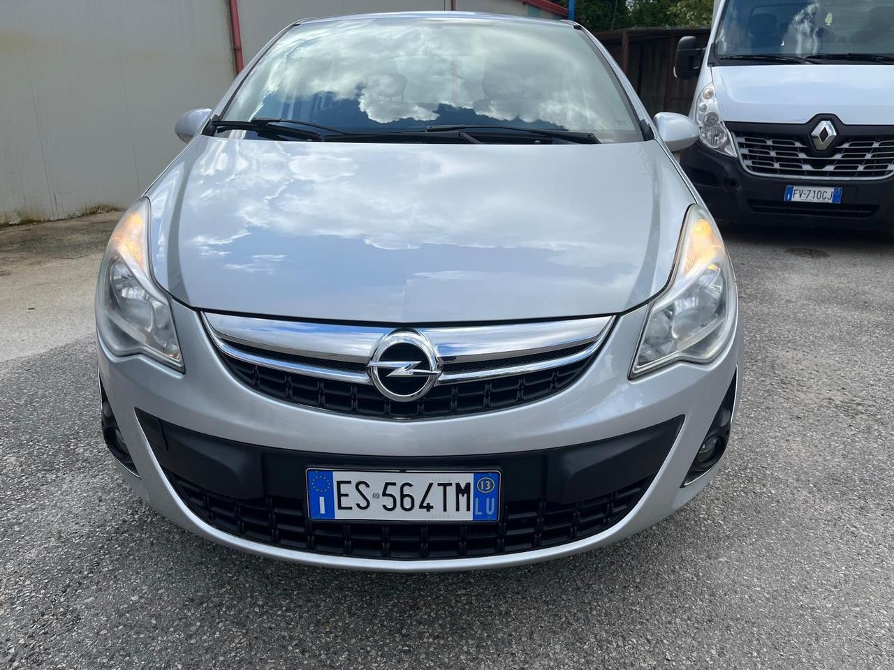 Opel corsa 5 P-1.2 benz. Km 100000-2013