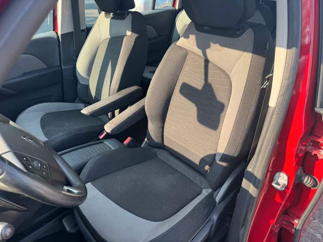 Citroen C4 Picasso 1.6 HDI 116 CV 7 POSTI