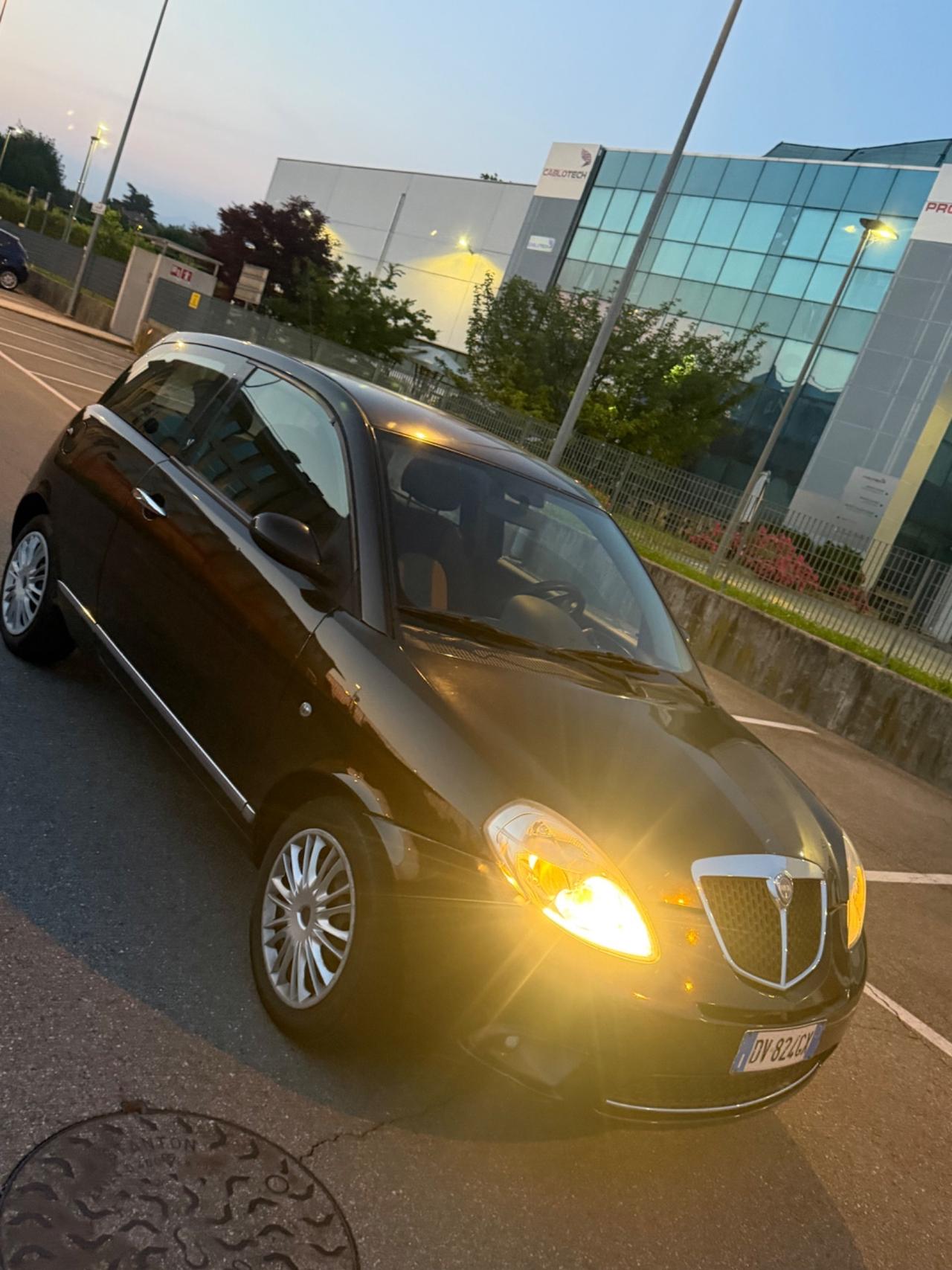 Lancia Ypsilon 1.2 Argento Ecochic GPL
