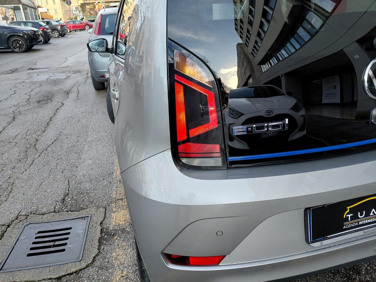 Volkswagen up! High up! #8348