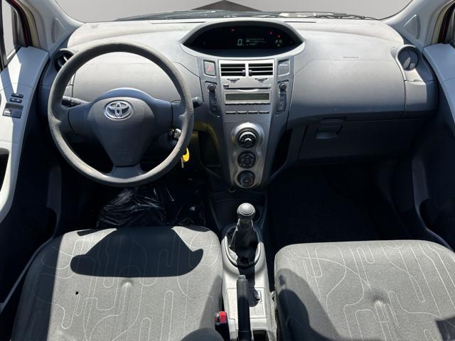 TOYOTA Yaris 1.0 5 porte