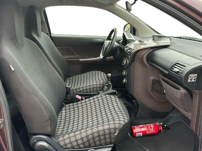 Toyota iQ VVT-I ZERO