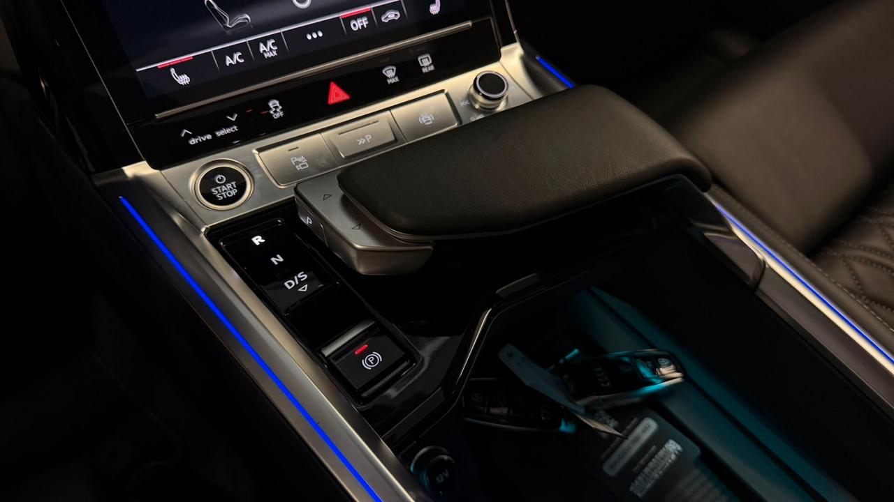 Audi Q8 e-tron SPB 55 quattro S line edition