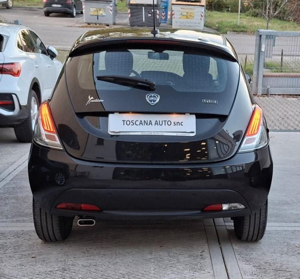 Lancia Ypsilon 1.0 hybrid gold plus full optional