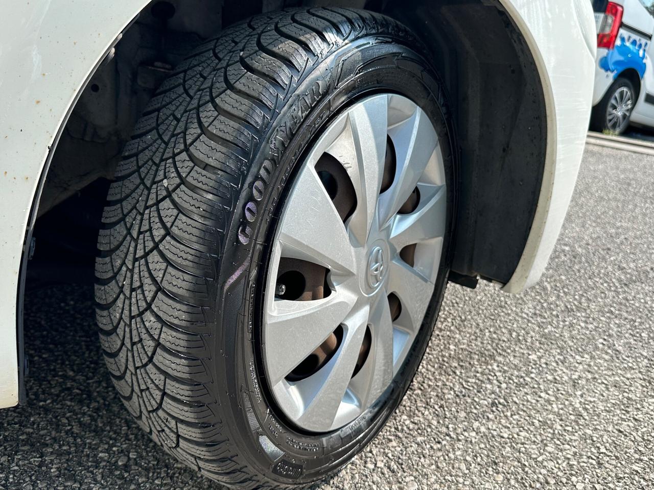 Toyota Aygo 1.0 12V VVT-i 5 porte Lounge Connect MMT