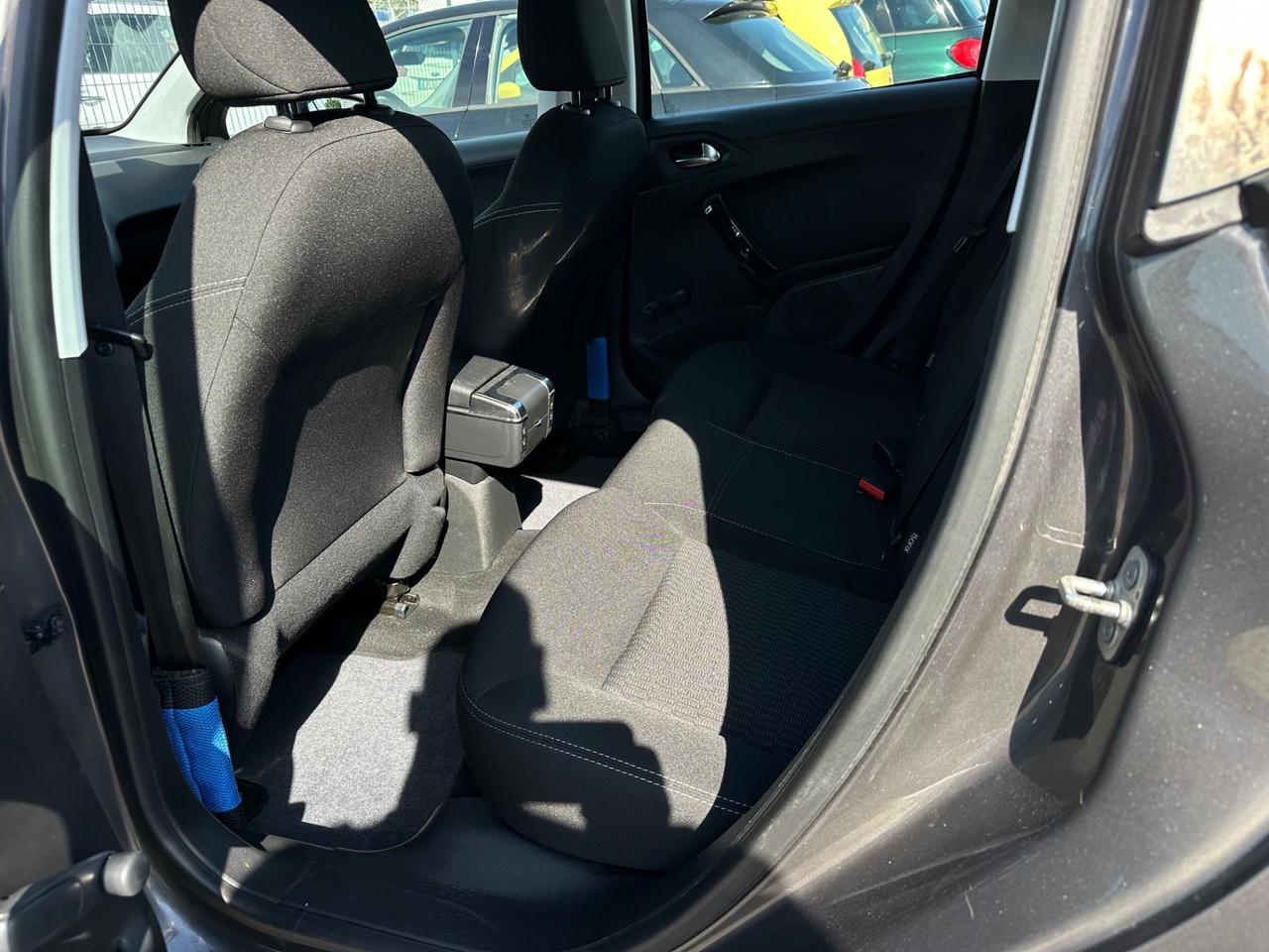 Peugeot 208 PureTech 82 5p. GPL Allure neopatentati