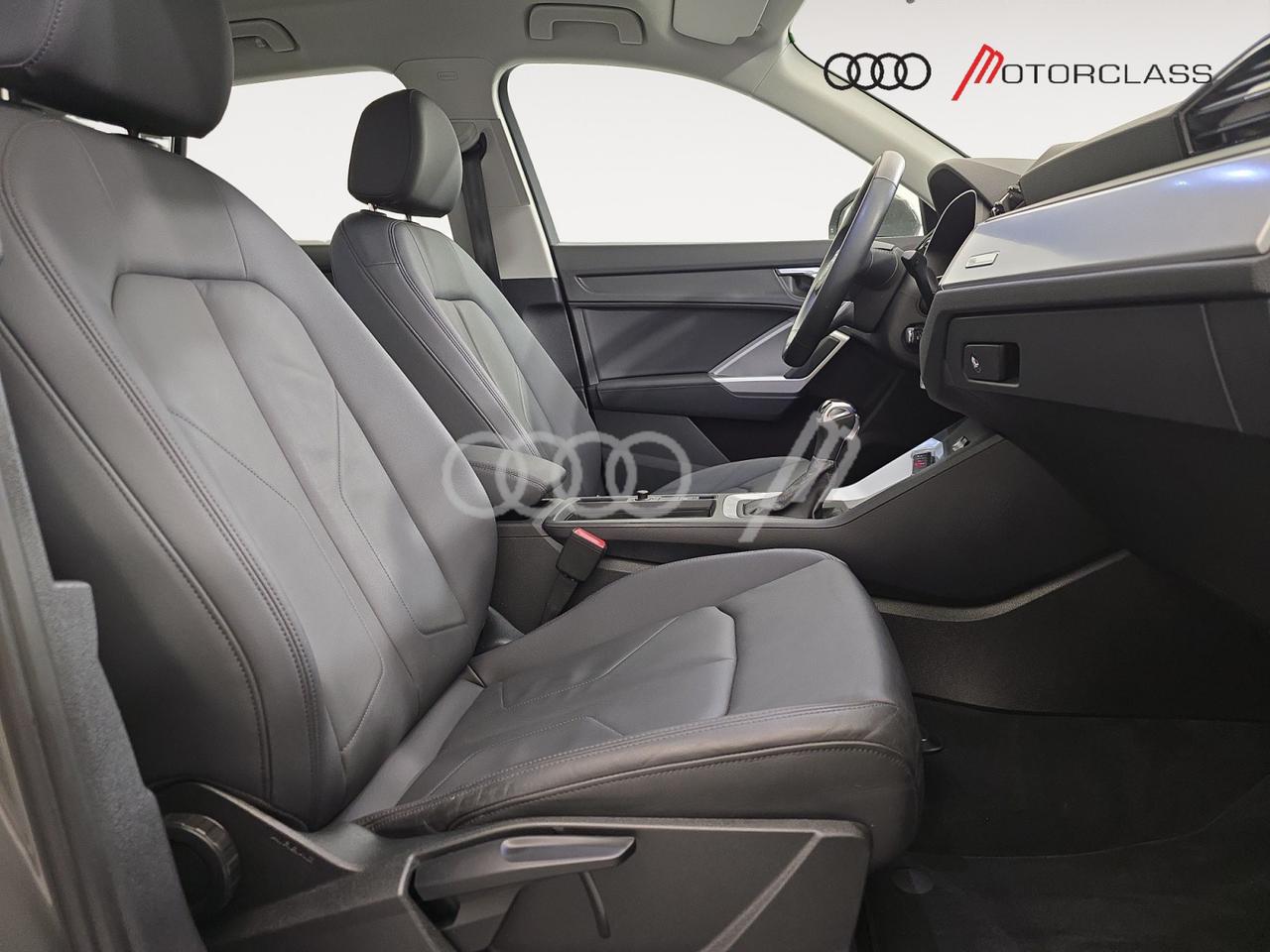 Audi Q3 45 1.4 tfsi e business s tronic