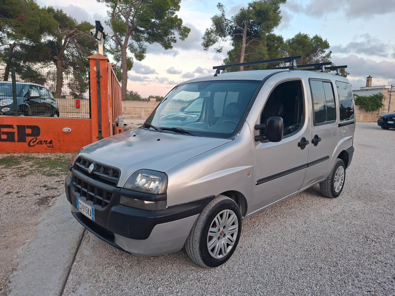 Fiat Doblò 105CV -5 POSTI *GANCIO TRAINO