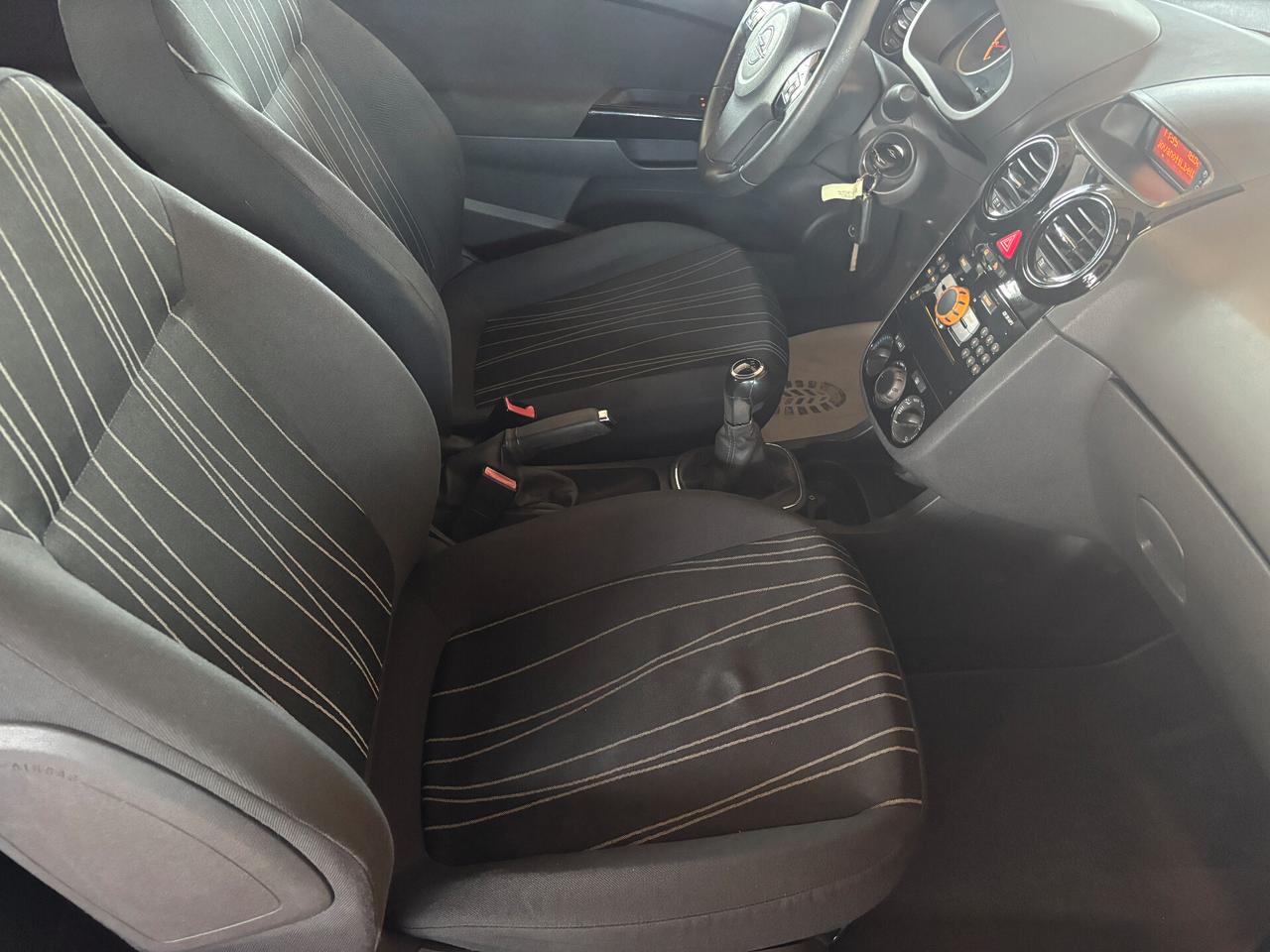 Opel Corsa 1.2 63KW 85CV 3porte Club NEOPATENTATO