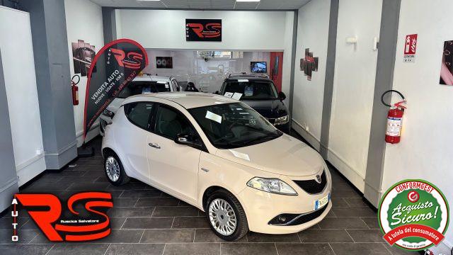 LANCIA Ypsilon 1.2 69 CV 5 porte Gold Adatta Neopatentati