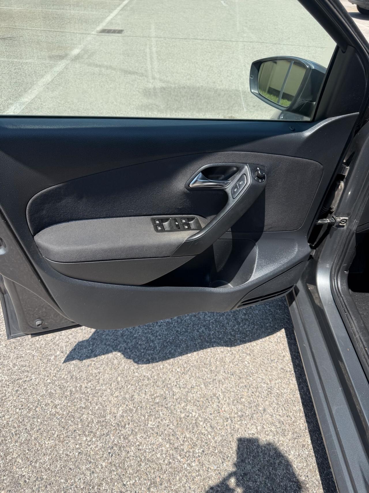 Volkswagen Polo 1.4 - NEOPATENTATI - 12 MESI DI GARANZIA -