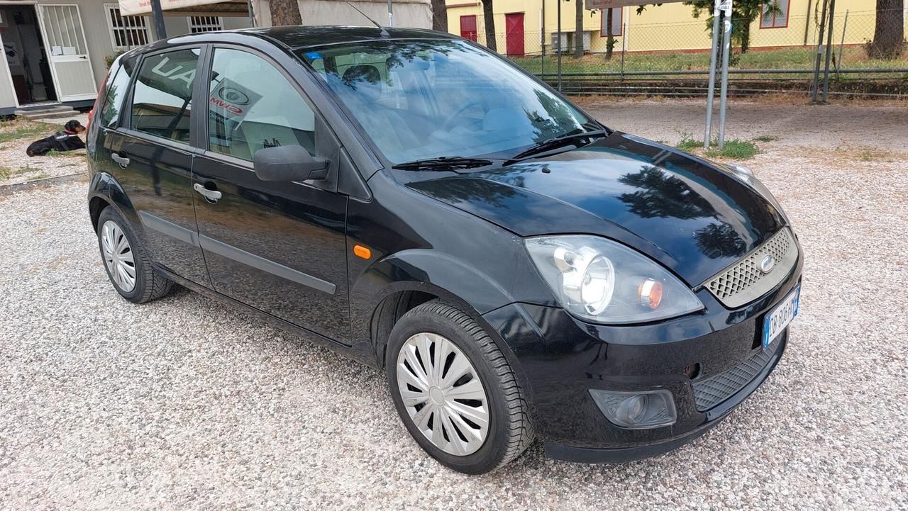 Ford Fiesta 1.2 16V 3p. Ghia