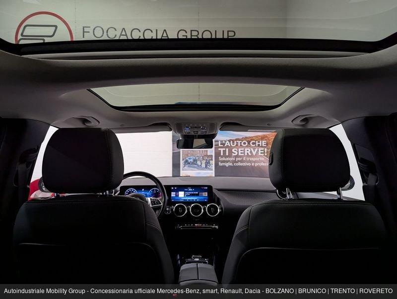 Mercedes-Benz GLA 180 D SPORT AUTOMATIC ''NEOPATENTATI''