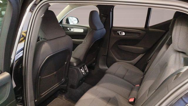 VOLVO XC40 T2 Momentum Pro