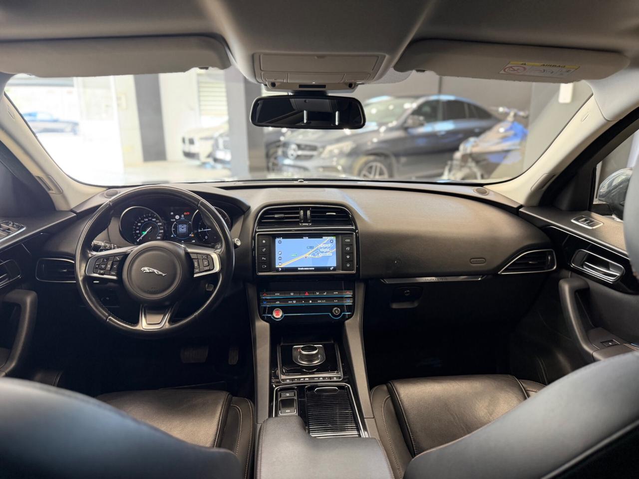 Jaguar F-Pace 2.0 D 180 CV AWD PRESTIGE
