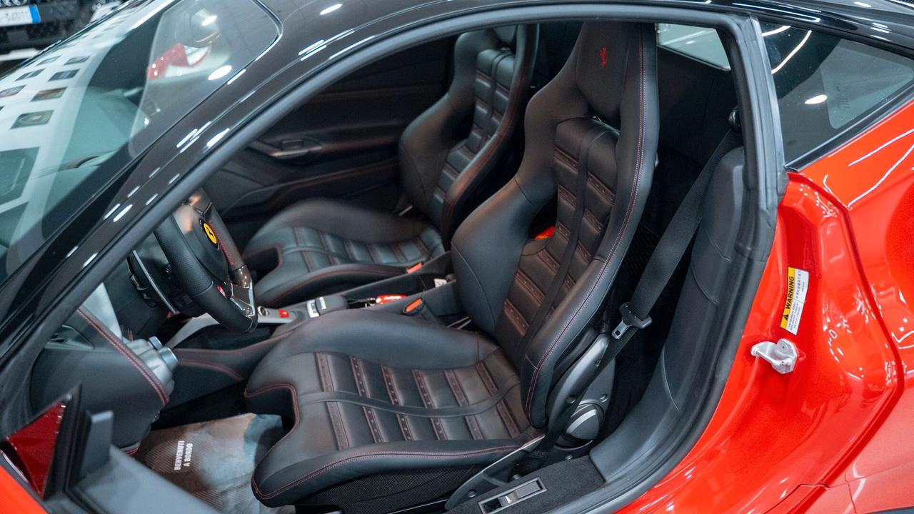 Ferrari 488 GTB 3.9 DCT FULL CARBON CARBOCERAMIC DISPLAY SEDIL