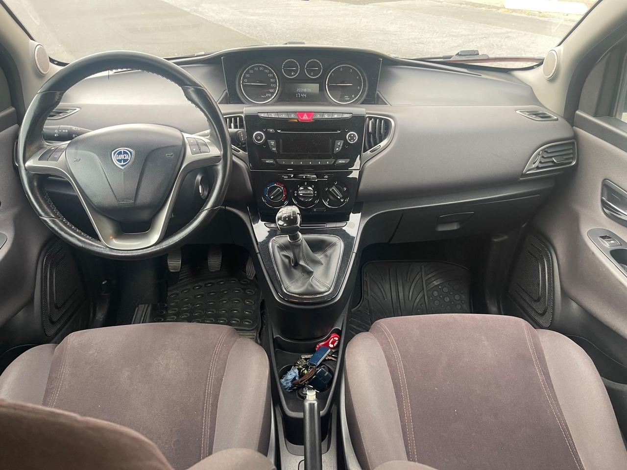Lancia Ypsilon 1.3 MJT 16V 95 CV 5 porte