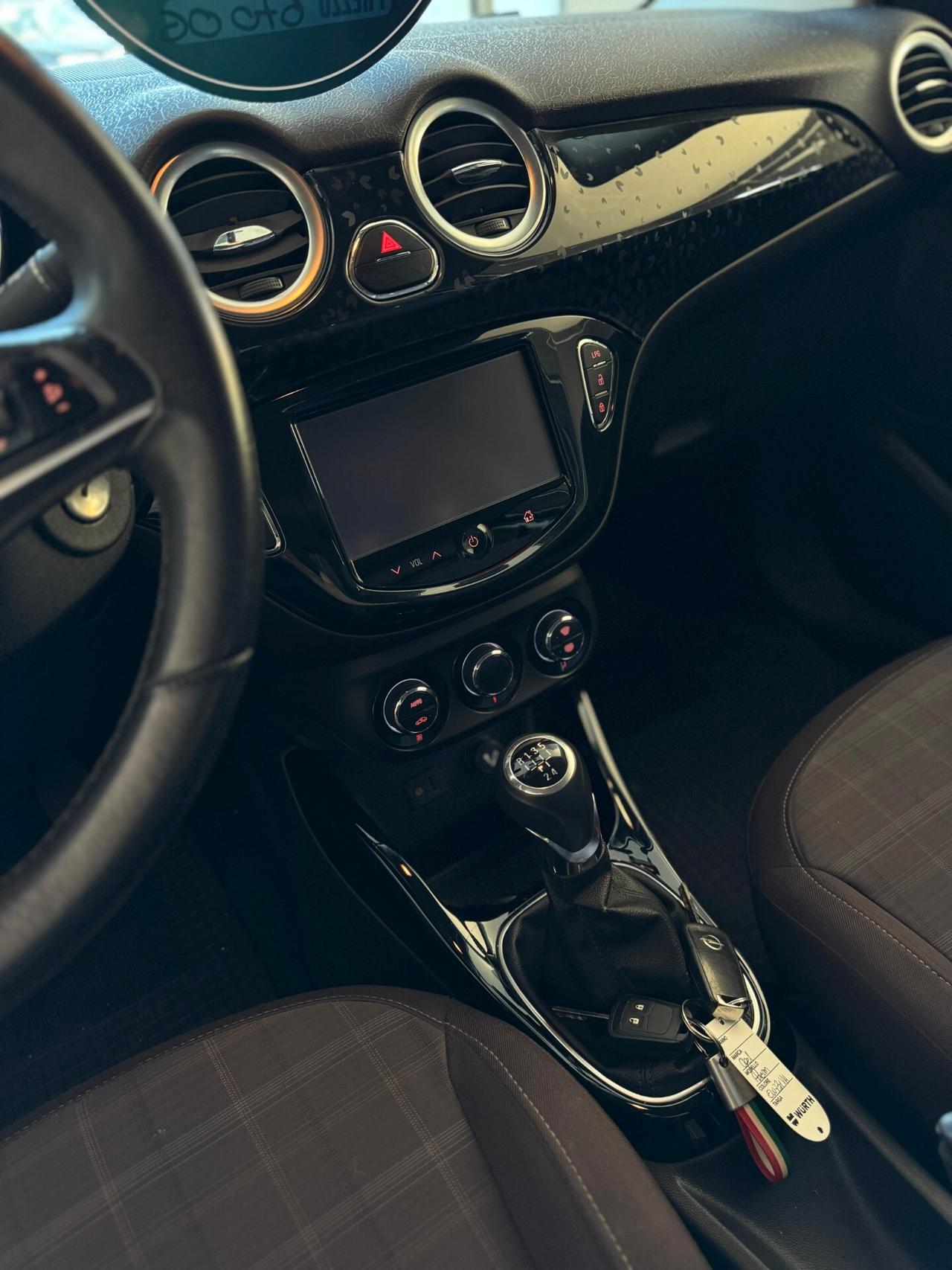 Opel Adam 1.4 87 CV GPL Tech Jam