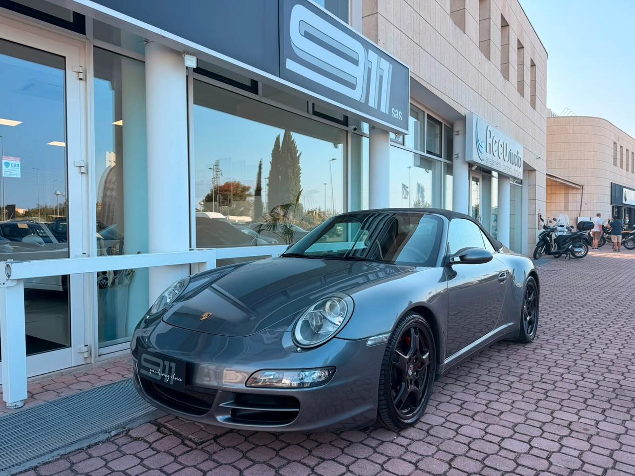 Porsche 911 Carrera 4S Cabriolet