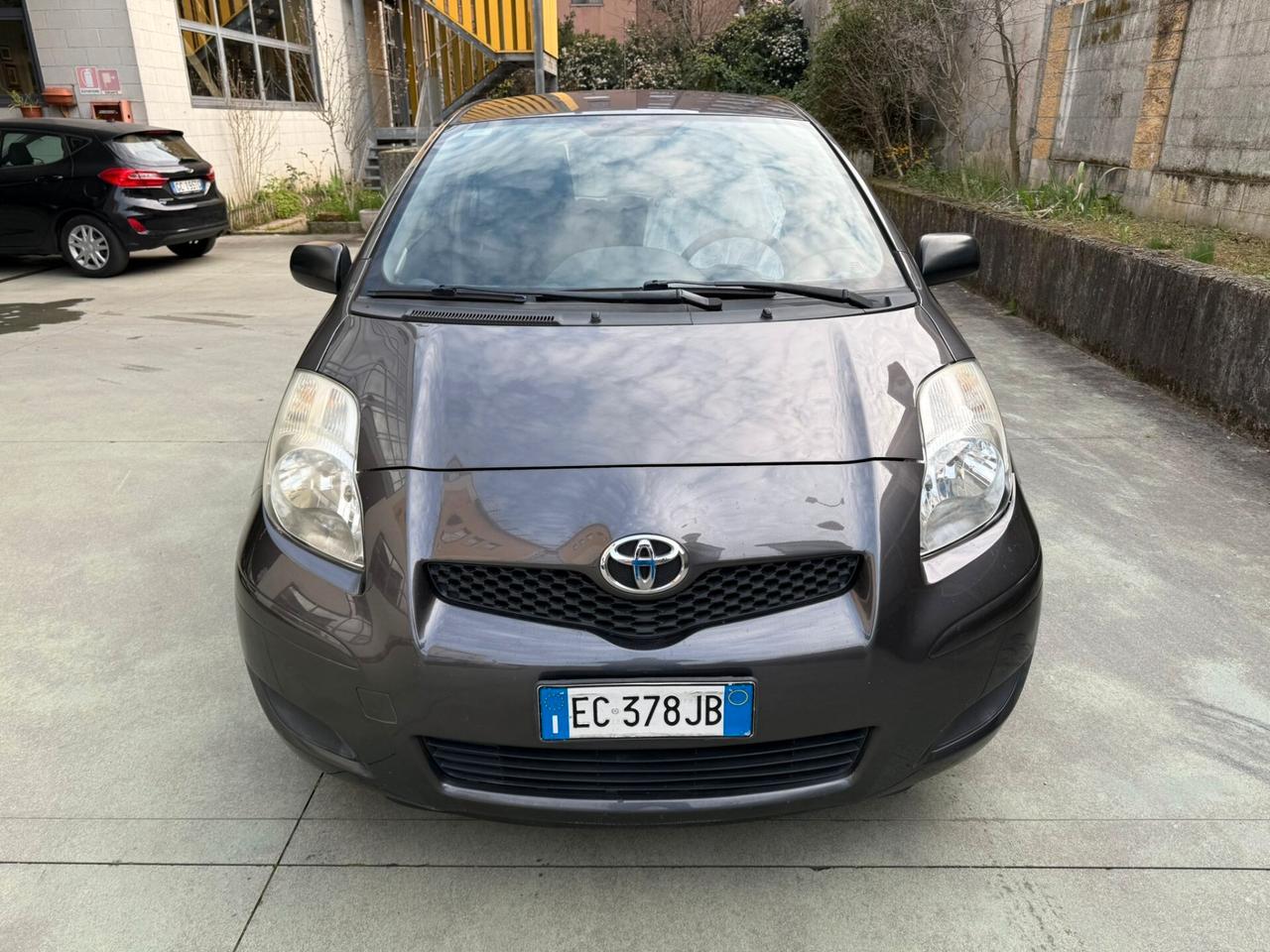 Toyota Yaris 1.0 3 porte Sol
