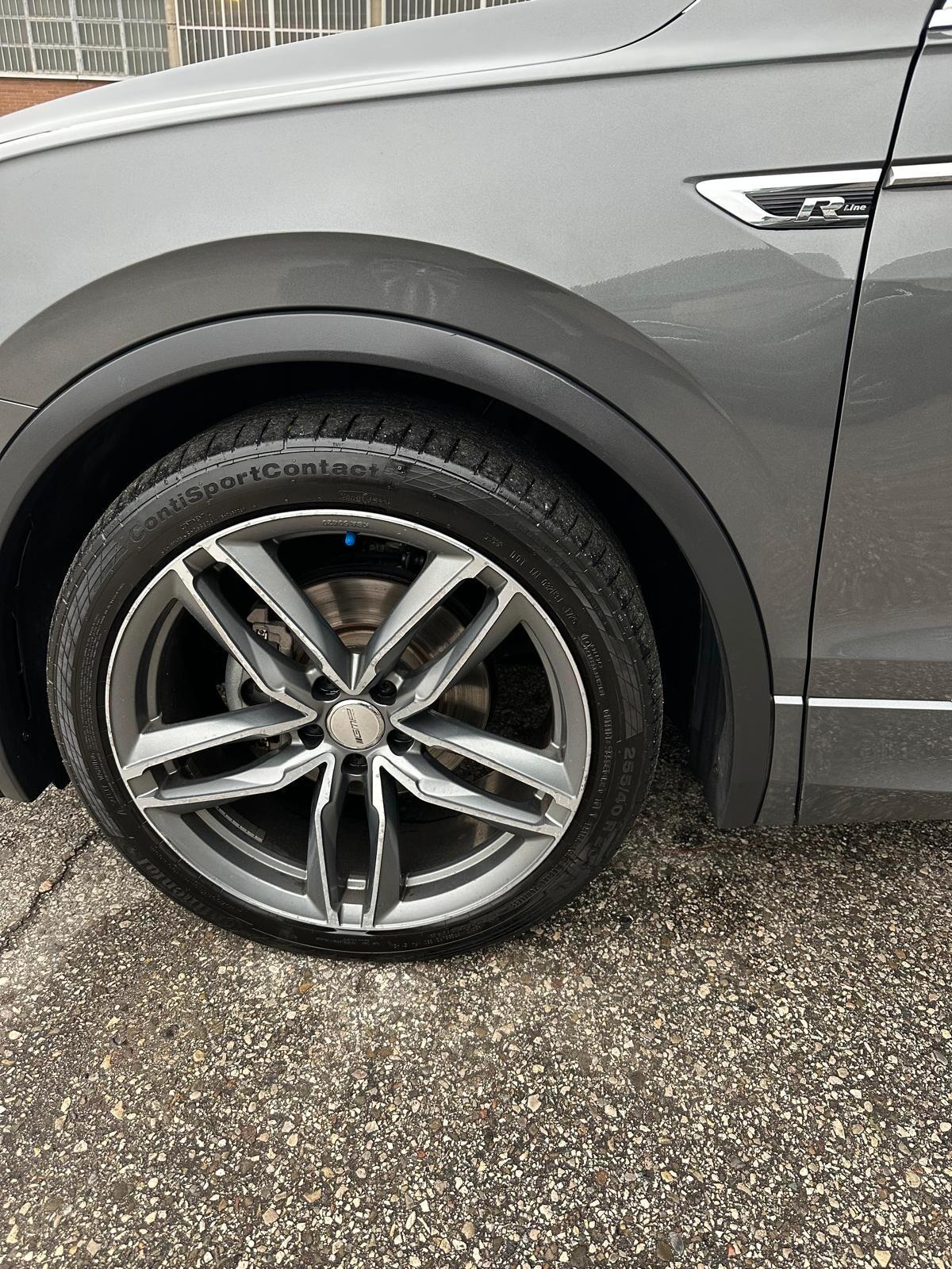 Volkswagen Tiguan 2.0 TDI SCR DSG 4MOTION R-LINE PACK TETTO PANORAMICO ED APRIBILE