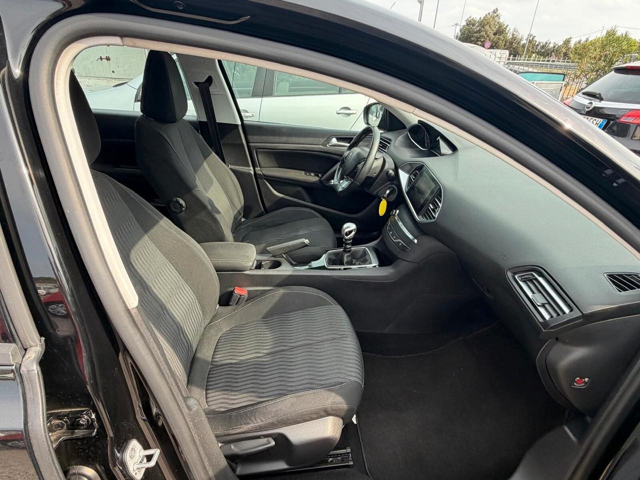 Peugeot 308 1.6 e-HDi 115 CV Stop&Start Business