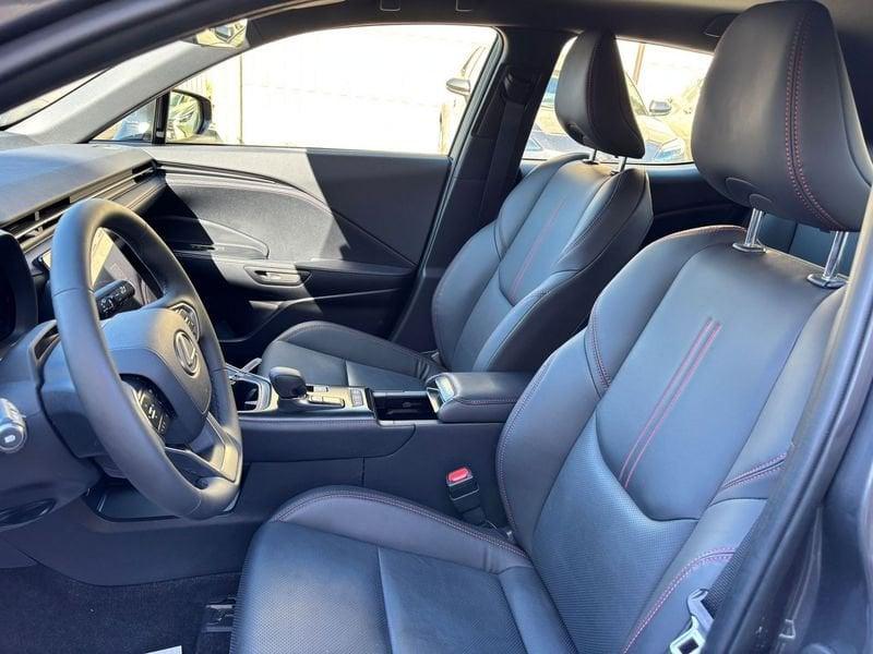 Lexus LBX 1.5 Hybrid 136 Elegant 2WD