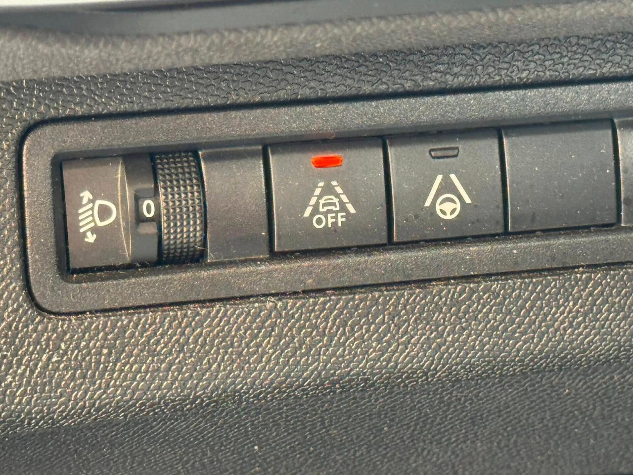 PEUGEOT 3008 1.5 HDI EAT8 ALLURE PAK PERFETTA