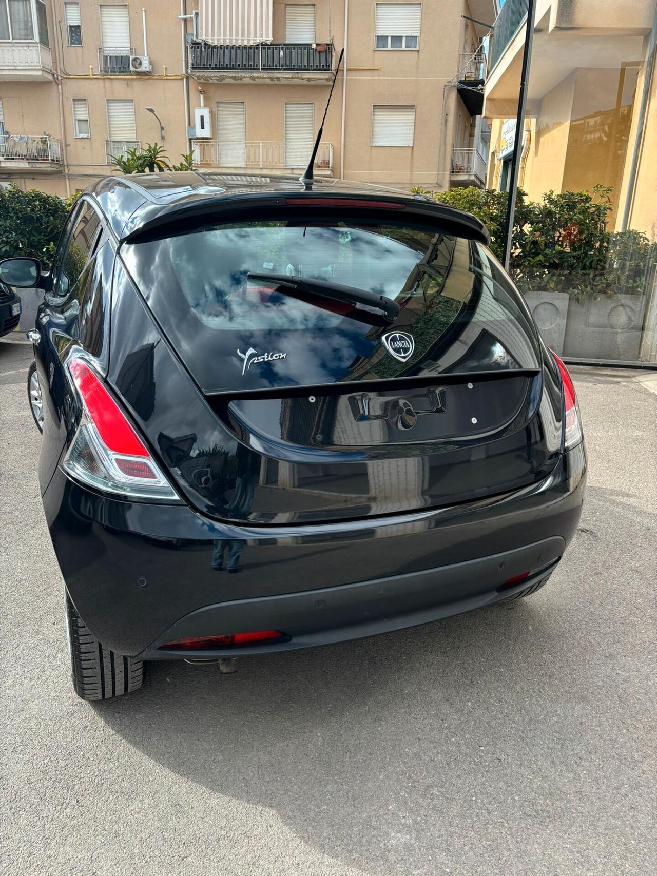 Lancia Ypsilon 1.2 69 CV Unyca