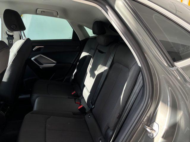 AUDI Q3 35 TDI quattro S tronic S line edition